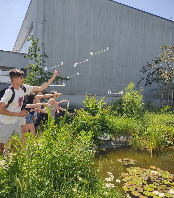 1A hod přes jezírko